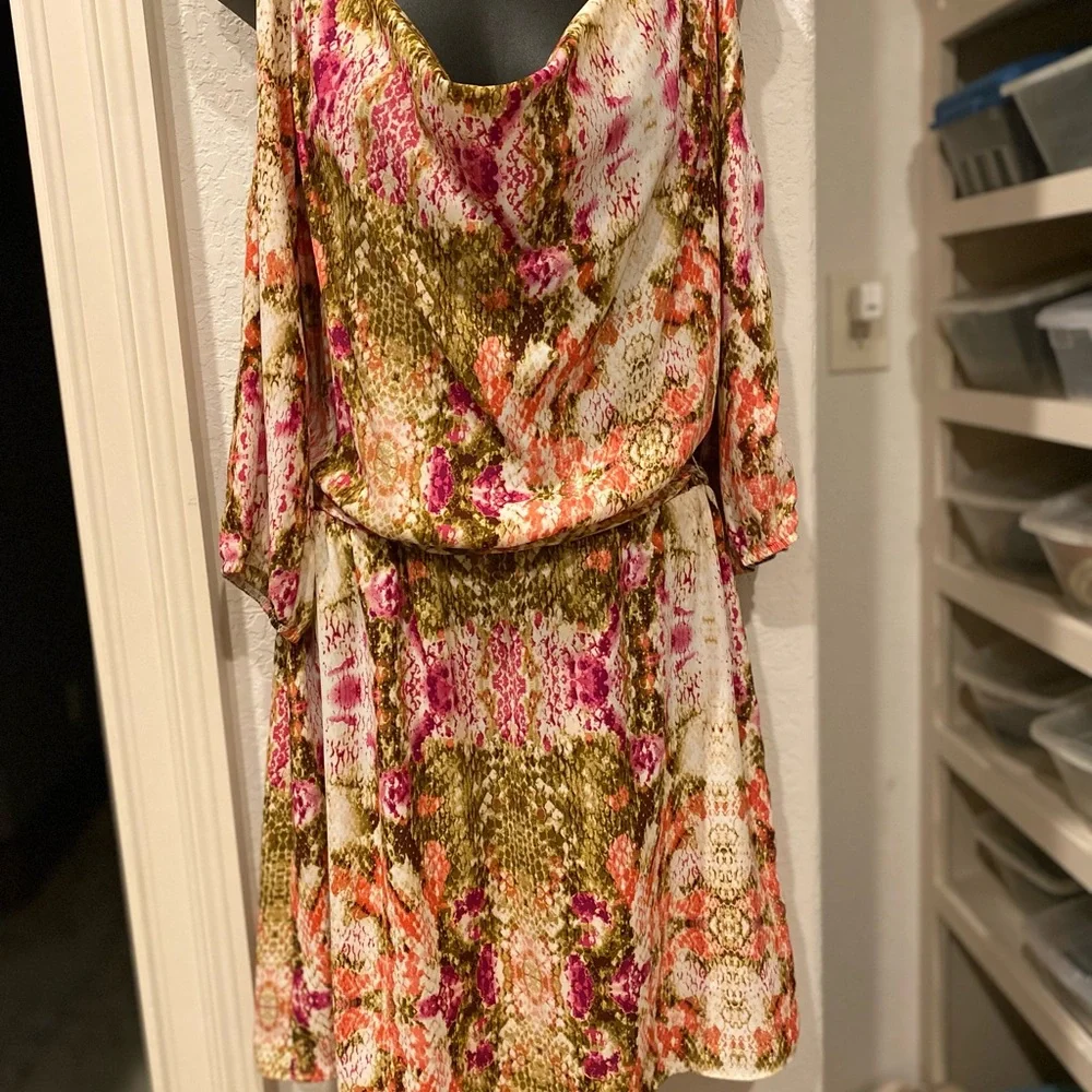 Pink Snake Skin Look - Picture 2 of 4